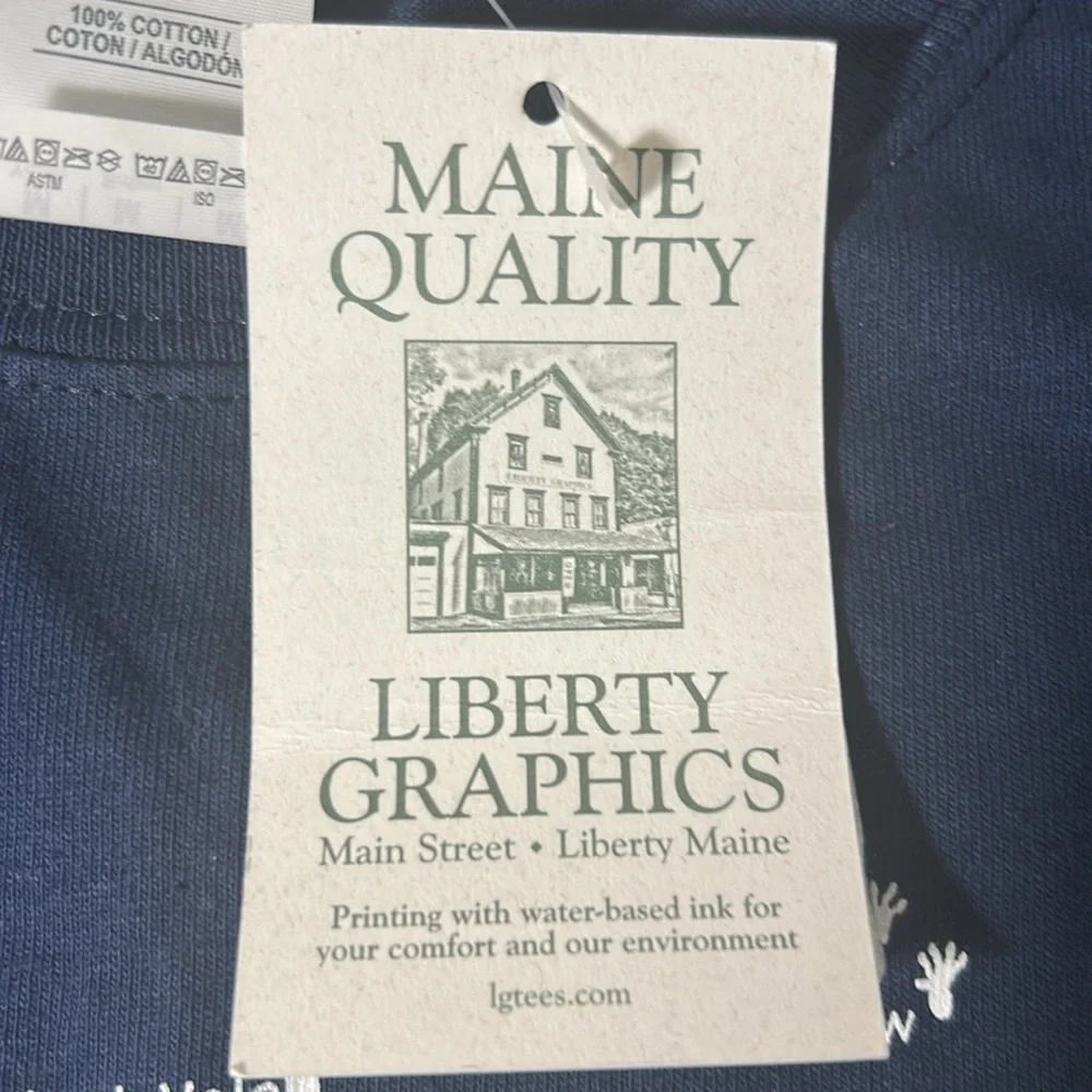 Footprints of Maine glow in the dark graphic printed tee size medium - Picture 5 of 9